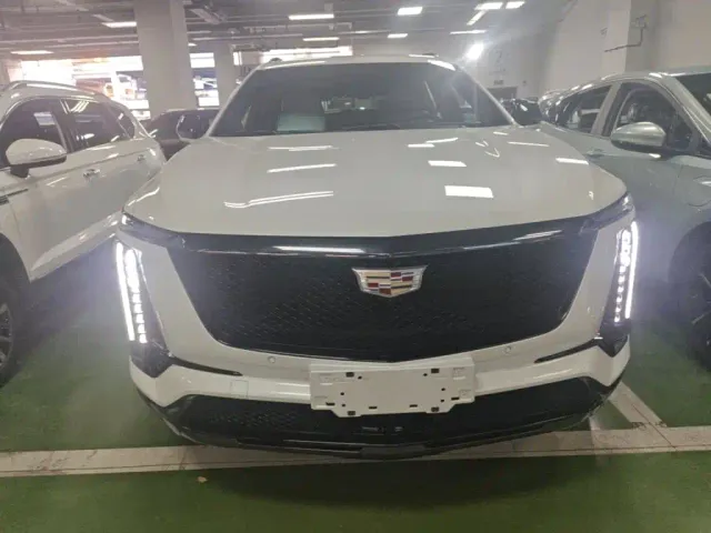 Cadillac XT5 — Фото автомобиля 2