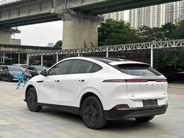 Xpeng G6 — Фото автомобиля 14