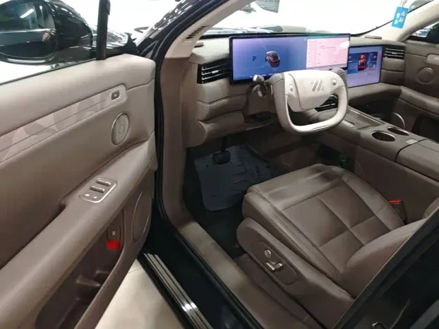 IM Motors LS6 — Фото автомобиля 15
