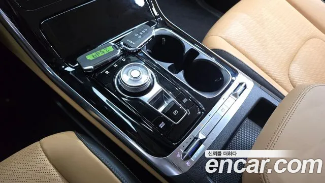 Kia Carnival Generation 4 — Фото автомобиля 9