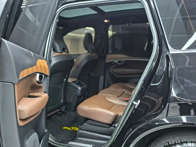 Volvo XC90 — Фото автомобиля 11