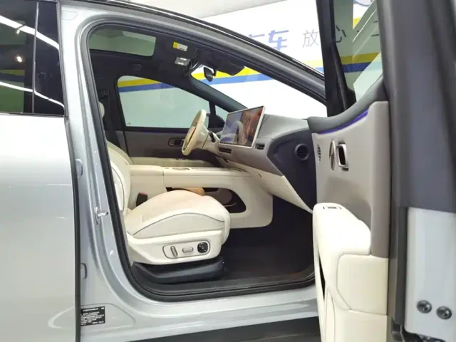 Li Auto i6 — Фото автомобиля 7