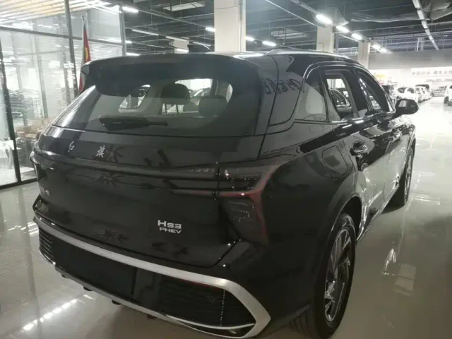 Hongqi HS3 PHEV — Фото автомобиля 6