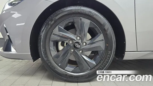 Hyundai AVANTE Avante (CN7) — Фото автомобиля 5