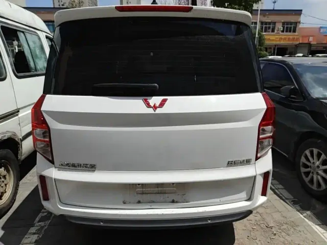 Wuling Zhengcheng — Фото автомобиля 5