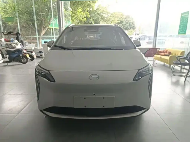 GAC Aion Y — Фото автомобиля 2
