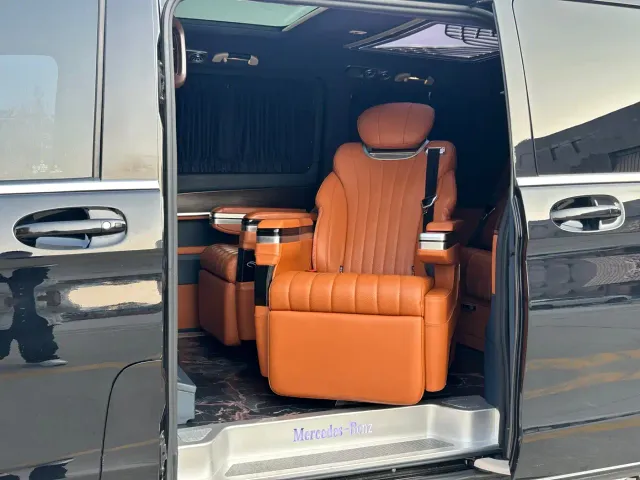 Mercedes-Benz V-Class — Фото автомобиля 14