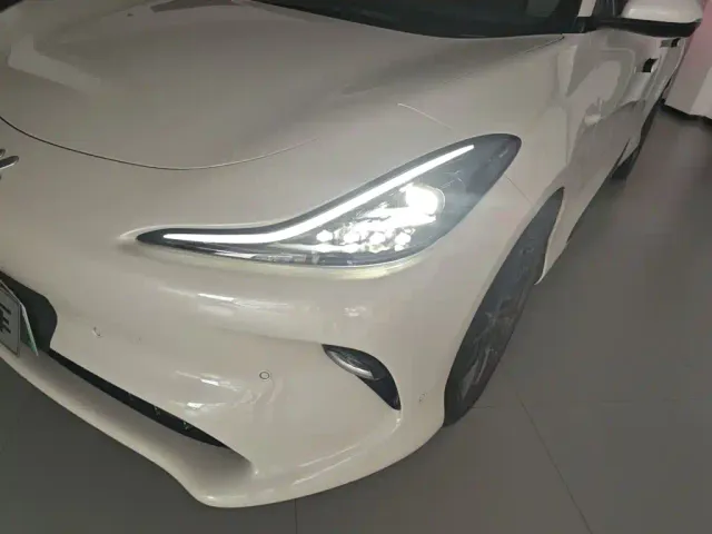 IM Motors LS6 — Фото автомобиля 23