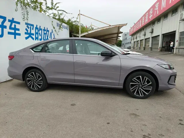 Фотография автомобиля — Volkswagen Lavida