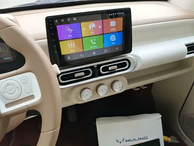 Wuling Hongguang Mini EV — Фото автомобиля 12