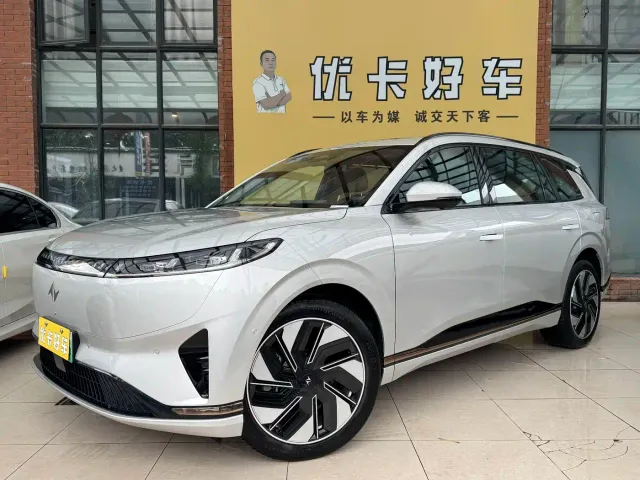 Фотография автомобиля — Dongfeng eπ 008