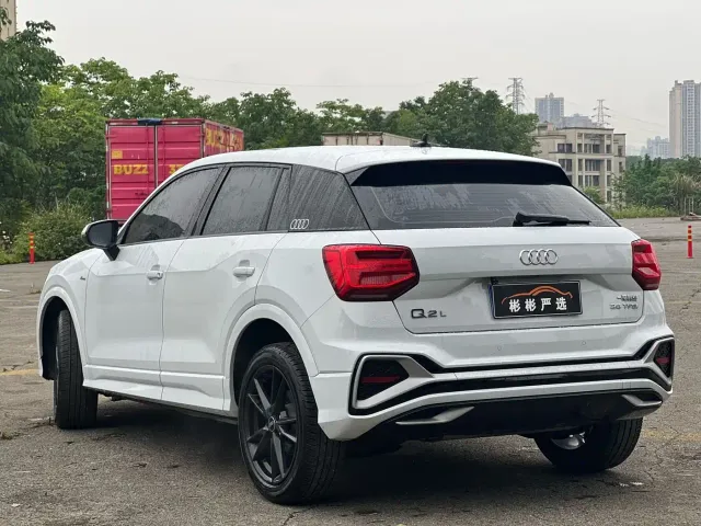Audi Q2L — Фото автомобиля 5