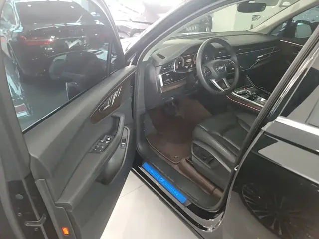Audi Q7 — Фото автомобиля 15