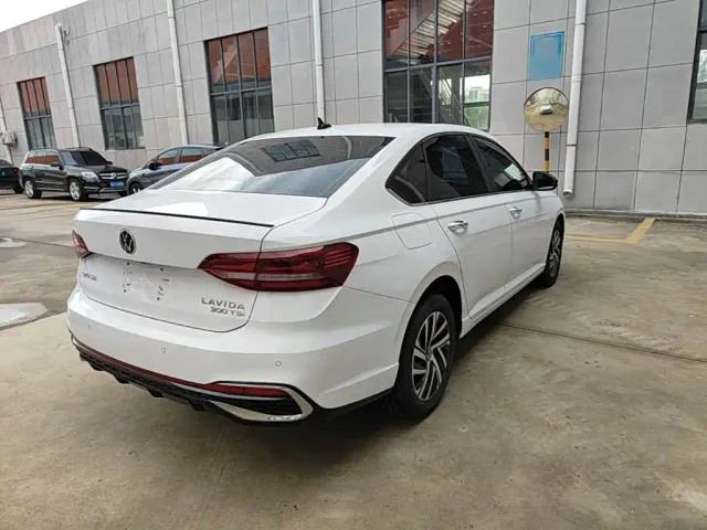 Volkswagen Lavida 2024 Model 300TSI DSG Starlight Full Comfort Edition — Фото автомобиля 4