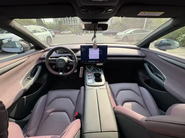 Xiaomi SU7 — Фото автомобиля 8