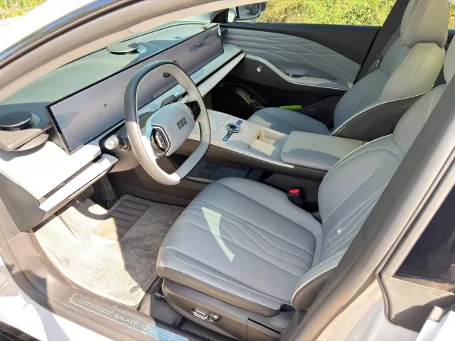 Geely Galaxy E8 — Фото автомобиля 7