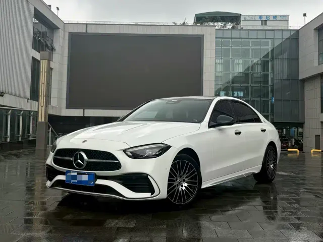 Фотография автомобиля — Mercedes-Benz C-Class