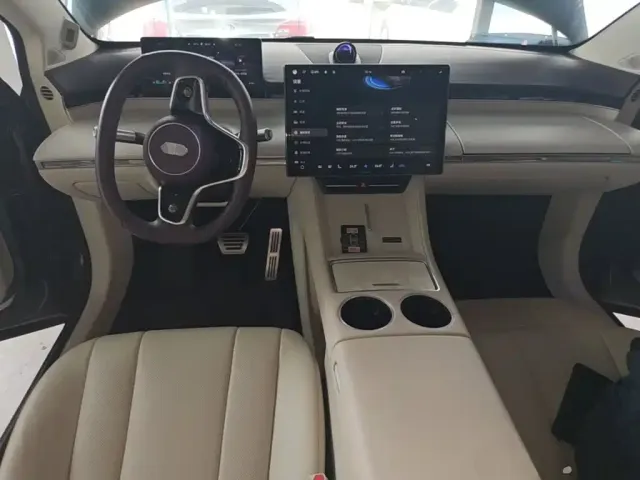 Zhijie Luxeed R7 2026 Range Extender Max+ — Фото автомобиля 9