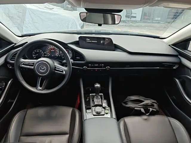 Mazda Axela — Фото автомобиля 9