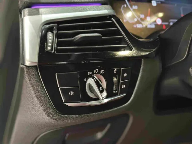 BMW 5 Series — Фото автомобиля 14