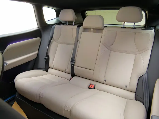 Volvo XC70 Plug-in Hybrid — Фото автомобиля 11