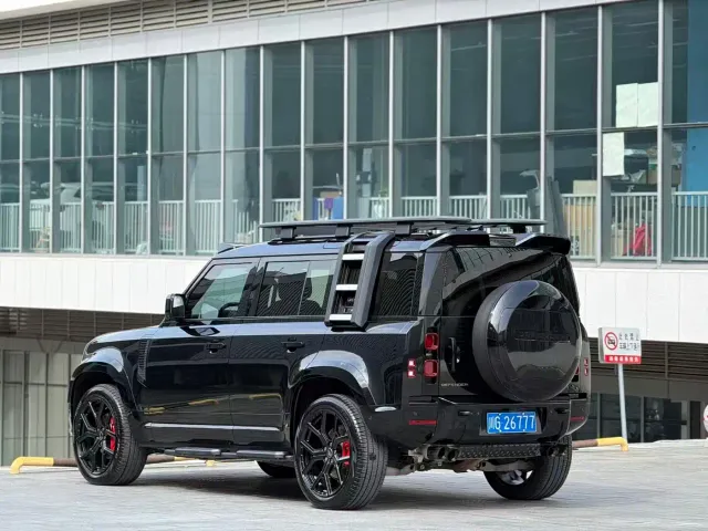 Land Rover Defender — Фото автомобиля 8