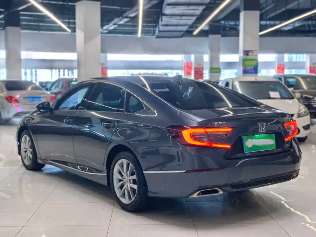 Honda Accord — Фото автомобиля 5