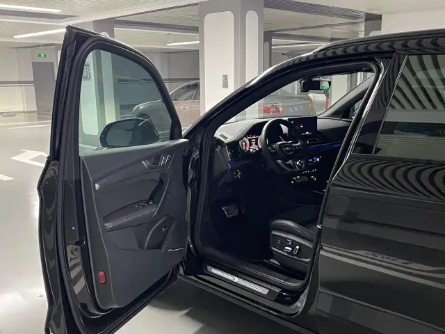 Audi Q5L — Фото автомобиля 9