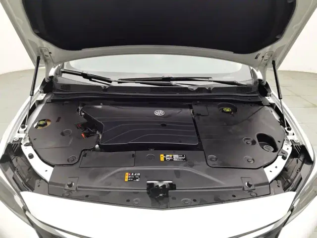 Buick Velite 6 2020 Plug-in Hybrid Connected Fashion Edition — Фото автомобиля 6