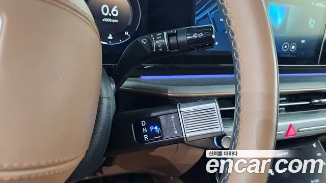 Hyundai Grandeur Grandeur (GN7) 2.5 Бензин 2WD — Фото автомобиля 17