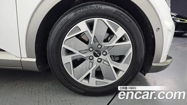 Genesis GV60 — Фото автомобиля 20