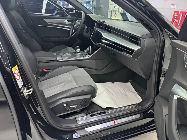Audi A6L — Фото автомобиля 4