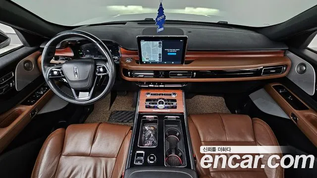 Lincoln Aviator — Фото автомобиля 7