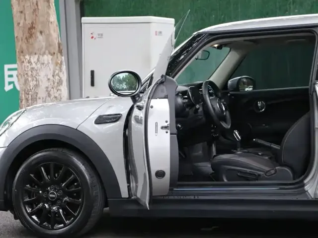 MINI Hatch — Фото автомобиля 16
