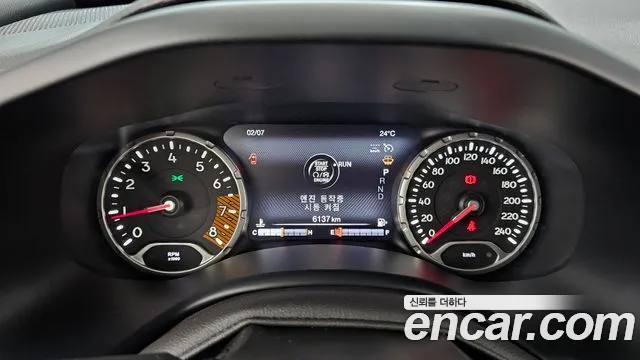 Jeep Renegade — Фото автомобиля 7
