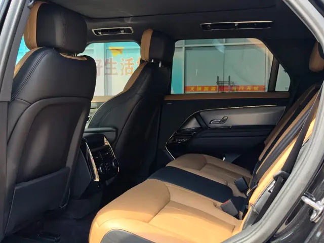 Land Rover Range Rover Sport — Фото автомобиля 10