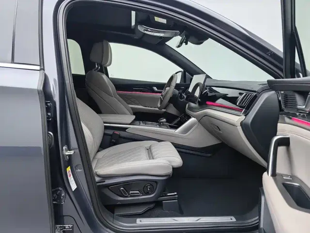 BYD Tang — Фото автомобиля 23