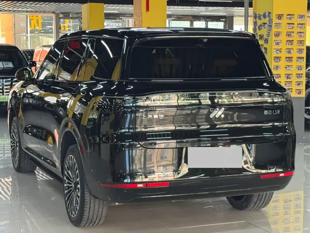IM Motors LS8 — Фото автомобиля 16