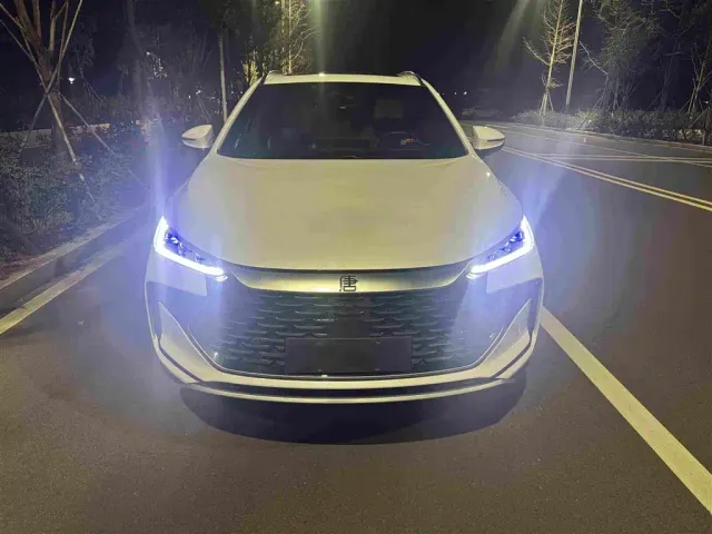 BYD Tang — Фото автомобиля 15