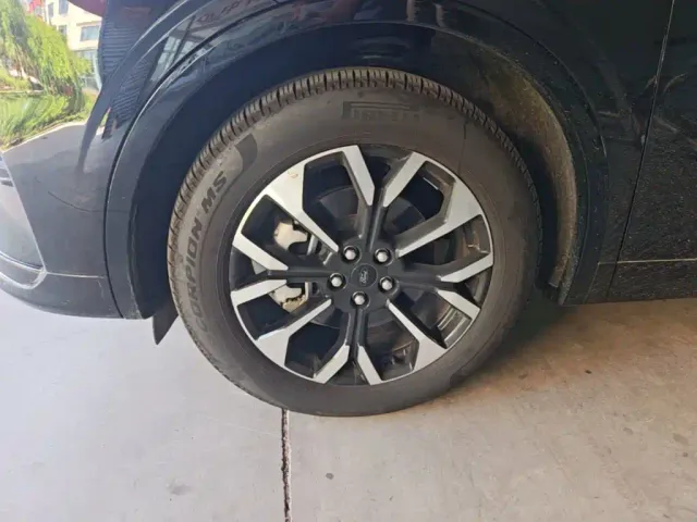 Ford Edge — Фото автомобиля 22
