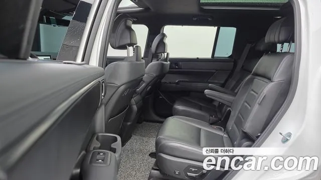 Hyundai Santafe Santa Fe (MX5) Бензин 2.5T 2WD — Фото автомобиля 12