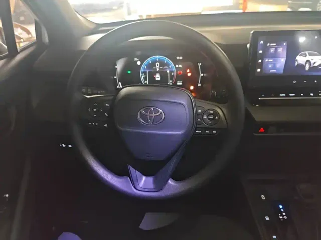 Toyota Corolla Cross — Фото автомобиля 10