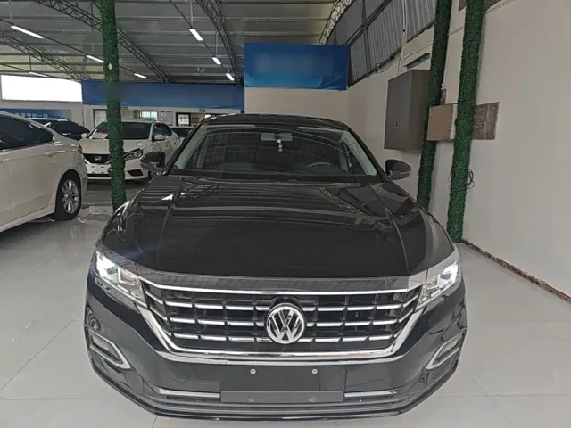 Volkswagen Passat — Фото автомобиля 2