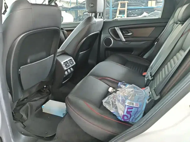 Land Rover Discovery Sport — Фото автомобиля 16