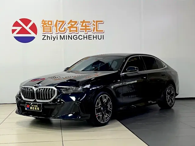 Фотография автомобиля — BMW 5 Series