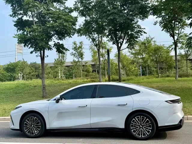 Geely Galaxy Xingyao 8 — Фото автомобиля 3