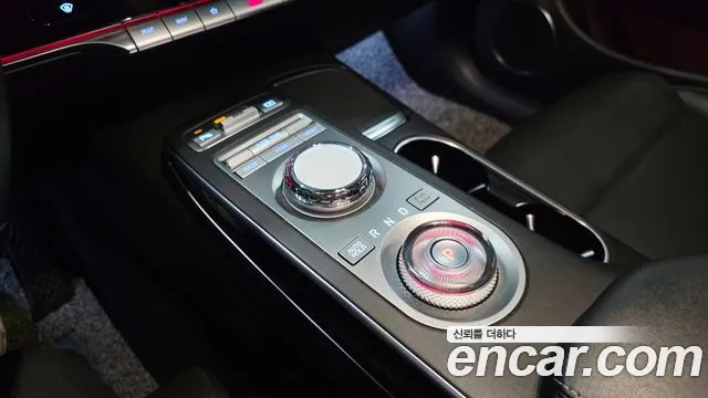 Genesis GV70 — Фото автомобиля 16