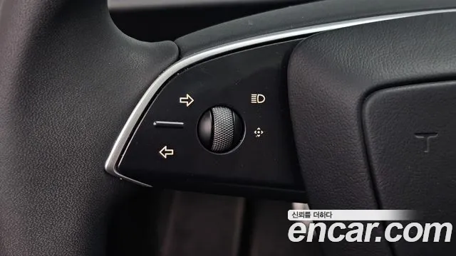 Tesla Model 3 — Фото автомобиля 20