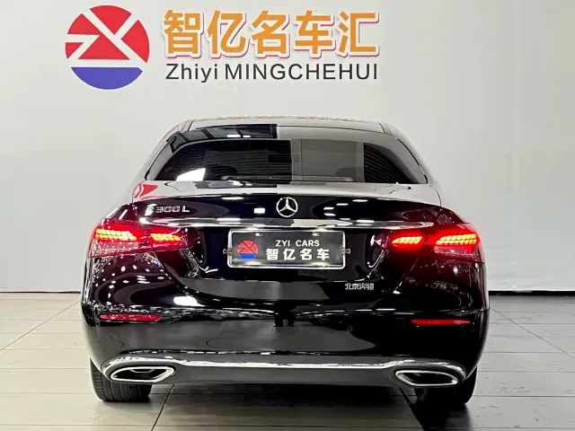 Mercedes-Benz E-Class — Фото автомобиля 13