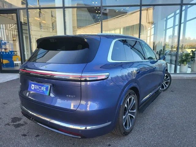 Aito M7 — Фото автомобиля 4